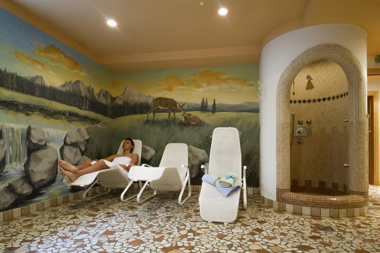 Hotel Genzianella Ziano di Fiemme Exterior foto